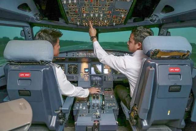 飞行员齐全军:故意无视指挥,飞机提前接地直撞,近半乘客被甩出