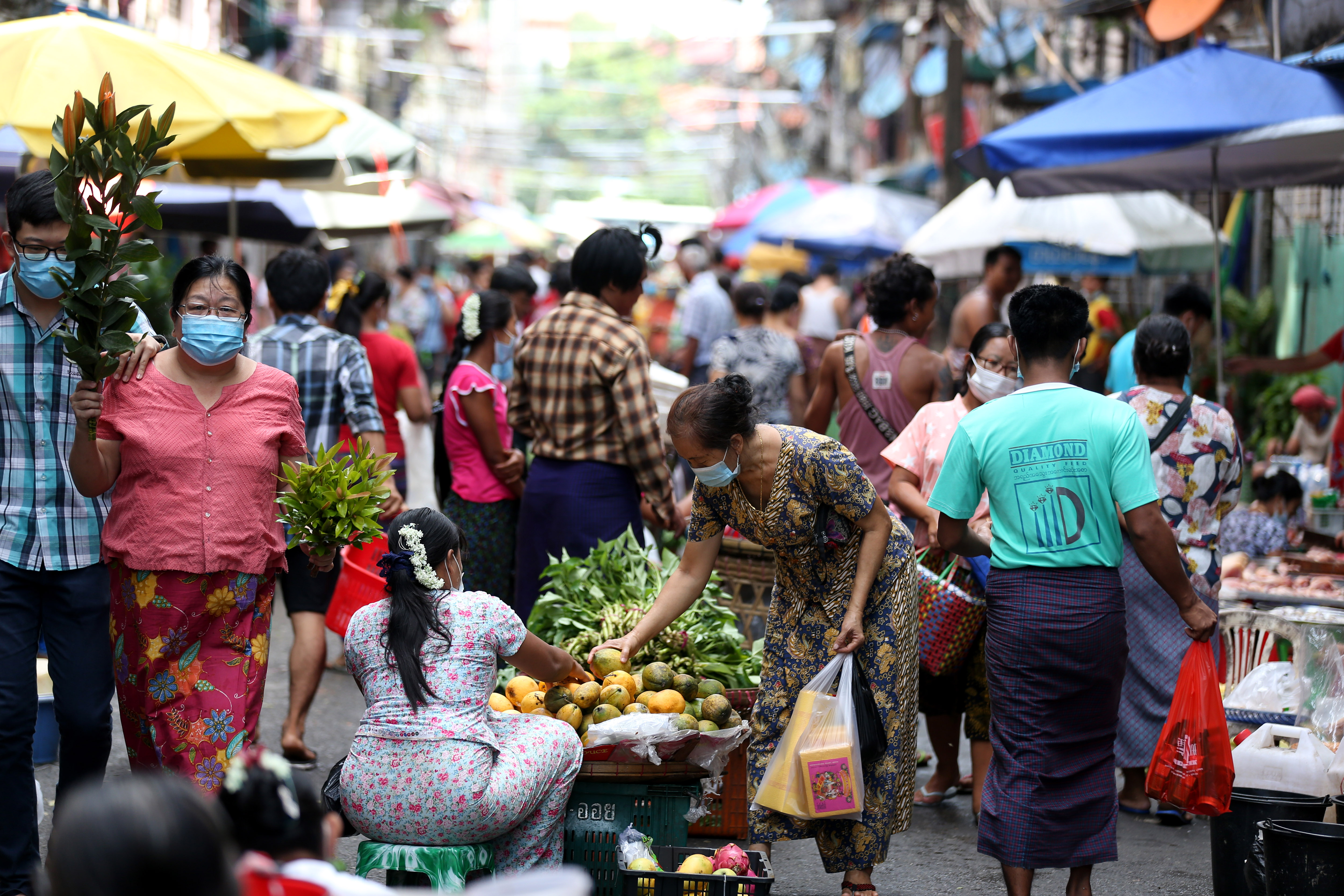 缅甸疫情趋于稳定 仰光街头恢复往日生气