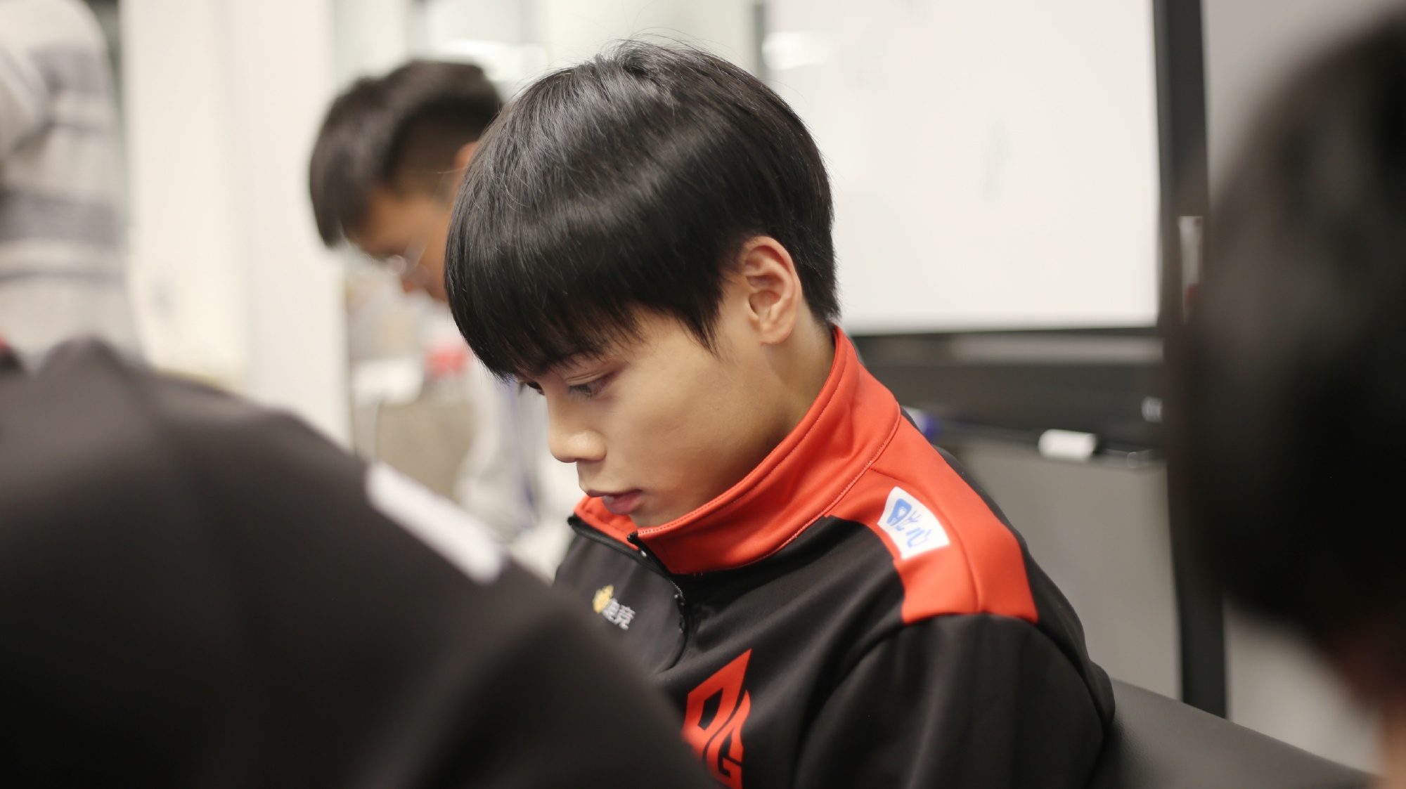 ag月光吐露心声:回归前没怎么接触过最初,但对他是绝对公平的!