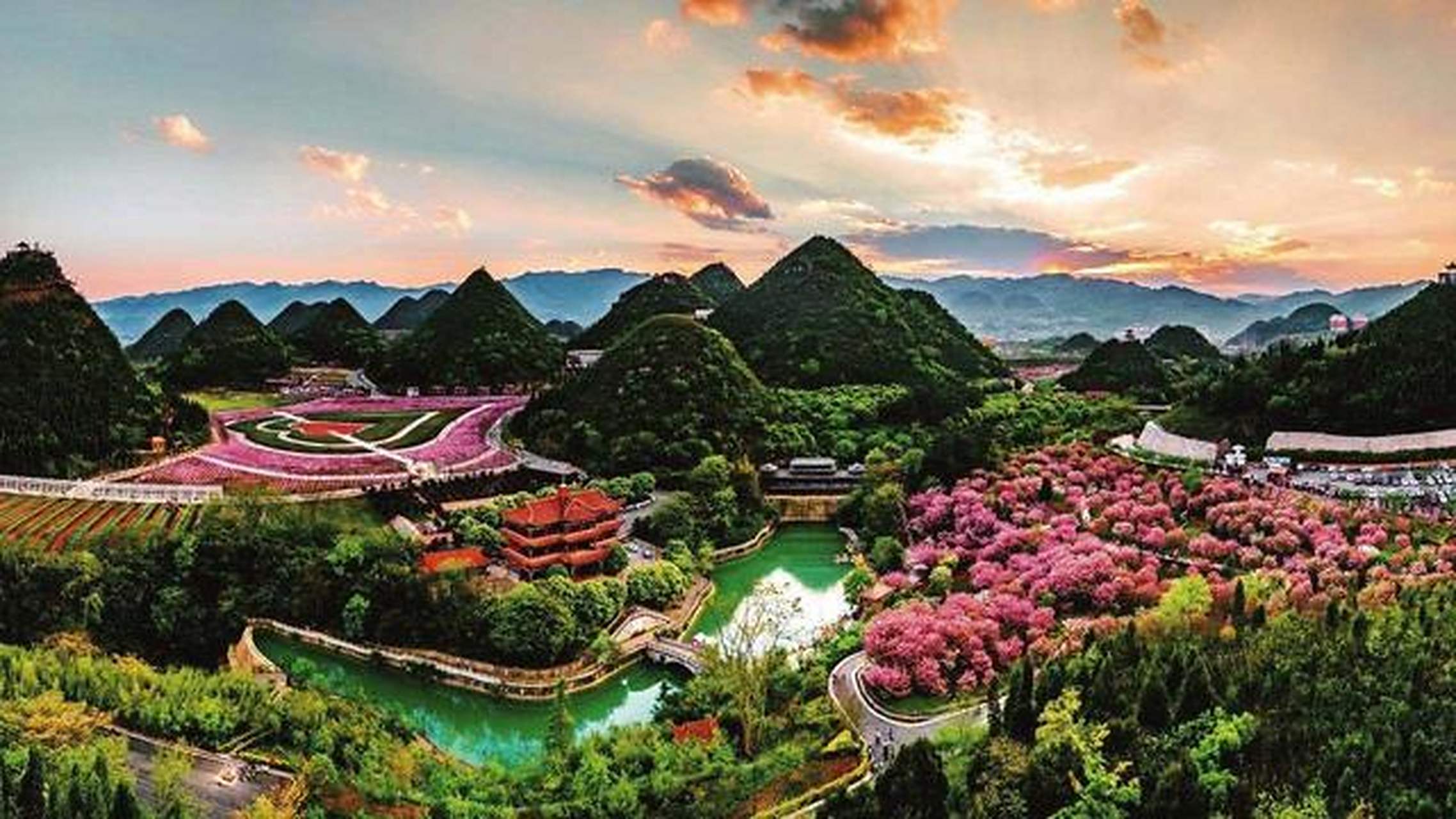 贵州兴义市的贵州醇景区,是4a级旅游景区,曾是著名的奇香贵州醇酒厂