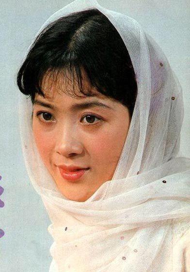 看了龚雪年轻时的照片,才发现:80年代的中国美女,到底有多惊艳