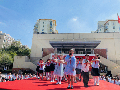 南京怡馨花园小学:国庆将近,来这里看个文艺演出吧!