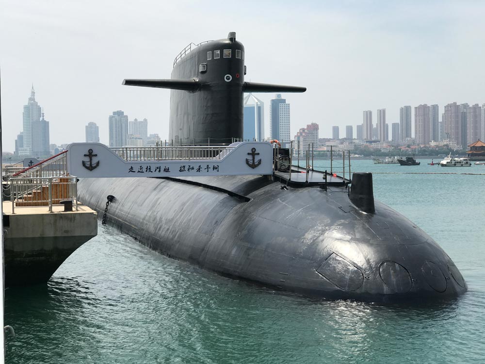 同年底,中国第一艘核潜艇下水 1974年8月1日,名为"