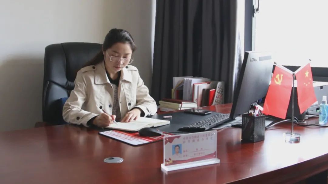 【百个先进典型悟思想送祝福】陈丽:从三尺讲台到广阔天地 巾帼党员在