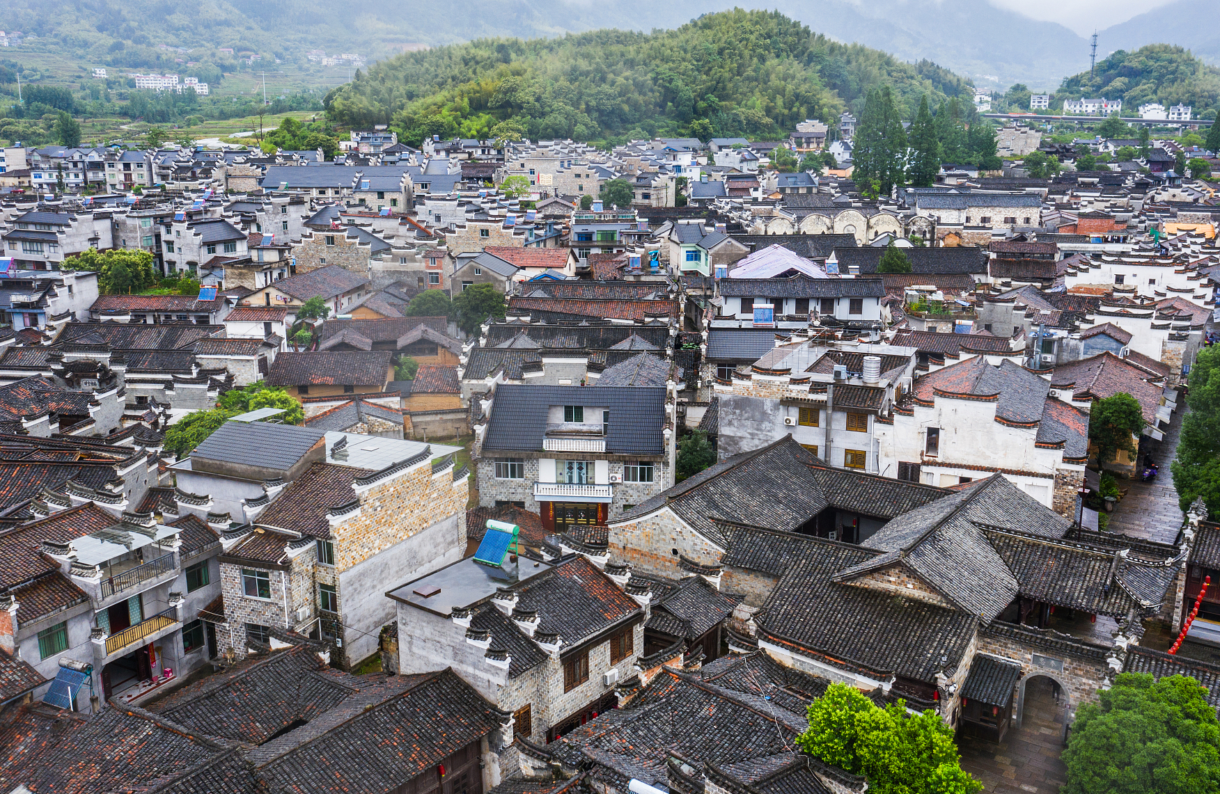 浙江的江南古镇,地处三省交界,建筑融合徽派建筑和浙派风格