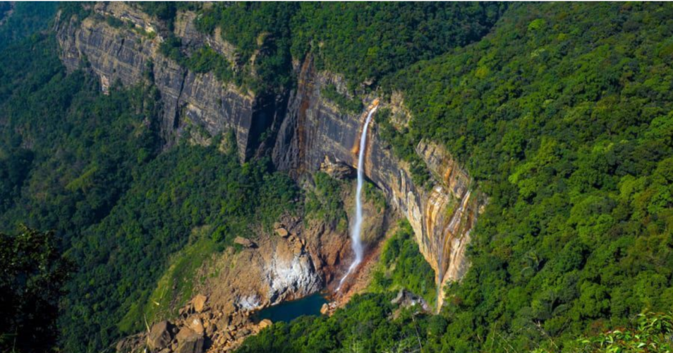 "世界雨极"乞拉朋齐,全球下雨最多的地方,年降水量超2万毫米