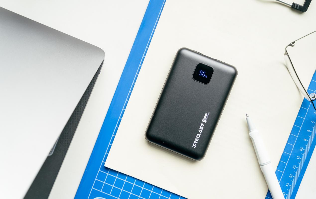 轻薄实用,台电x10 pro充电宝体验