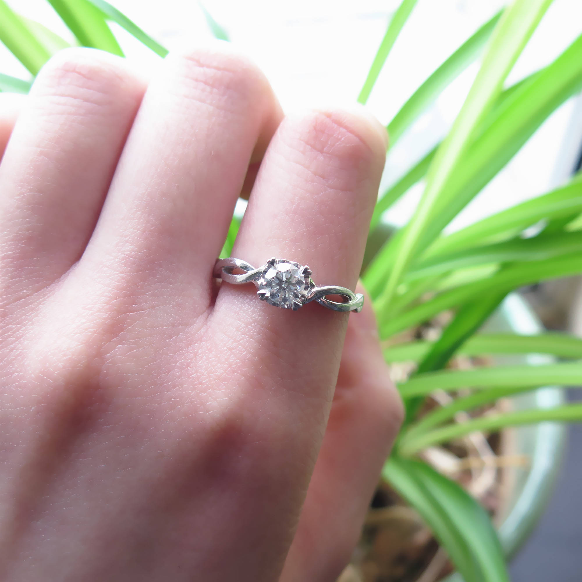 钻石戒指典当还值多少钱?钻石戒指回收