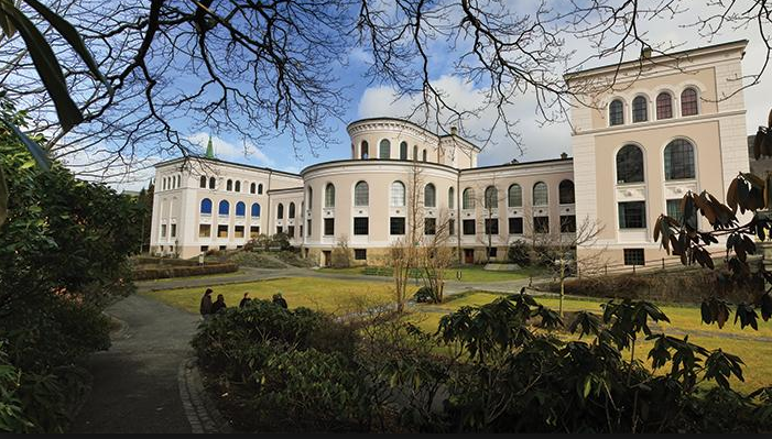 作家残雪为何落选?2023诺贝尔文学奖得主福瑟,获奖原因揭秘!