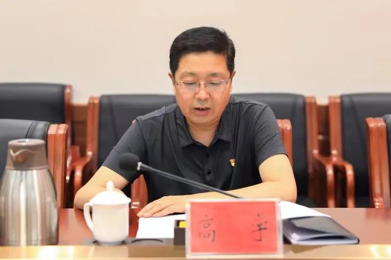 宋红波以普通党员身份参加党支部专题组织生活会