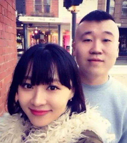 德云社成员集体晒娇妻,第一张就让人酸掉牙:美女配野兽好气人