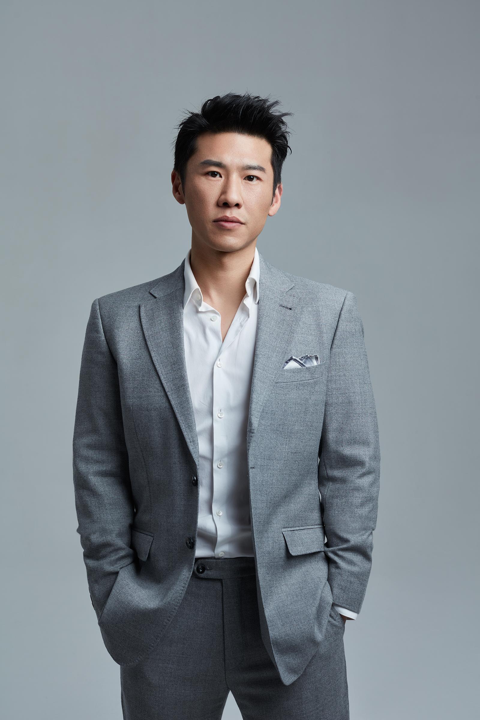 演员王骁不炒作没绯闻痴爱一人是母亲王馥荔的骄傲