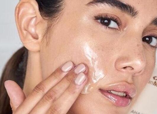 自然之名莱姆鱼子酱精华液的功效与作用