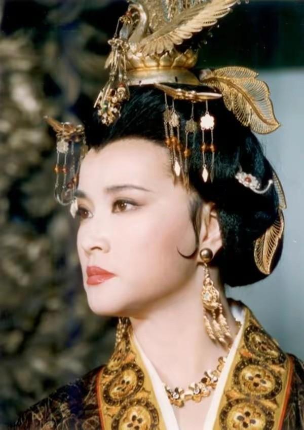 著名演员李建群:与男友同居27年,一生无儿无女,63岁遗憾离世