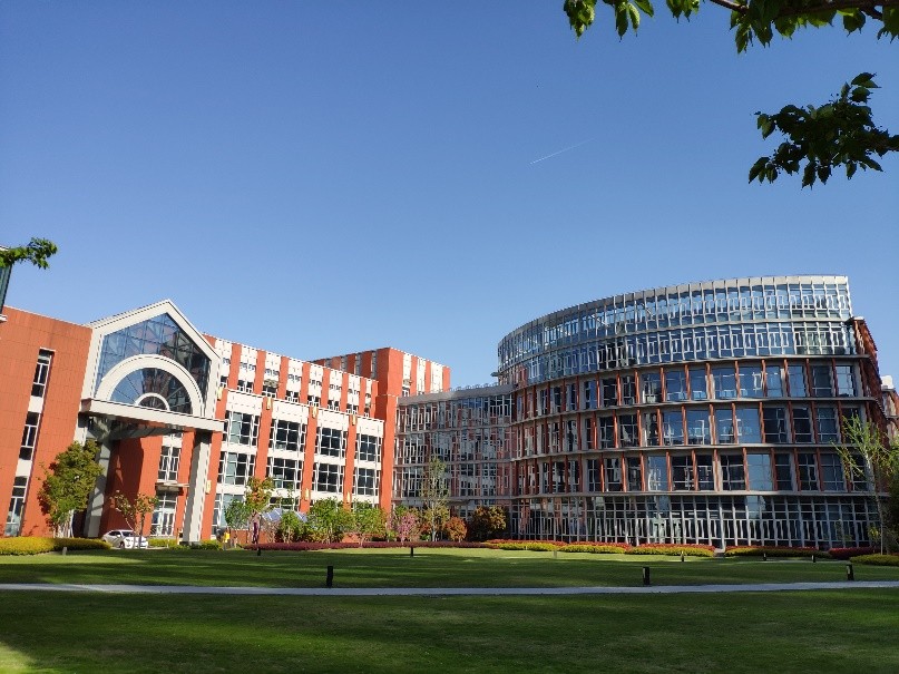 法国里昂商学院位于全球百所最佳高等学府和商学院之列