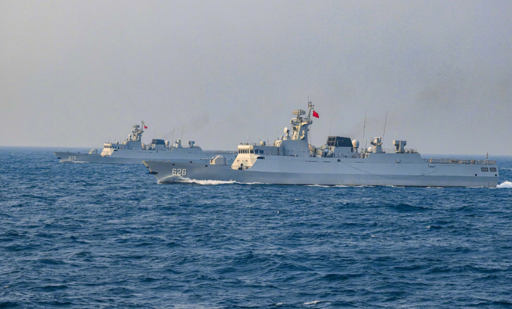 码头都塞满了,中国海军舰艇扎堆军港,三大舰队成为了新晋土豪