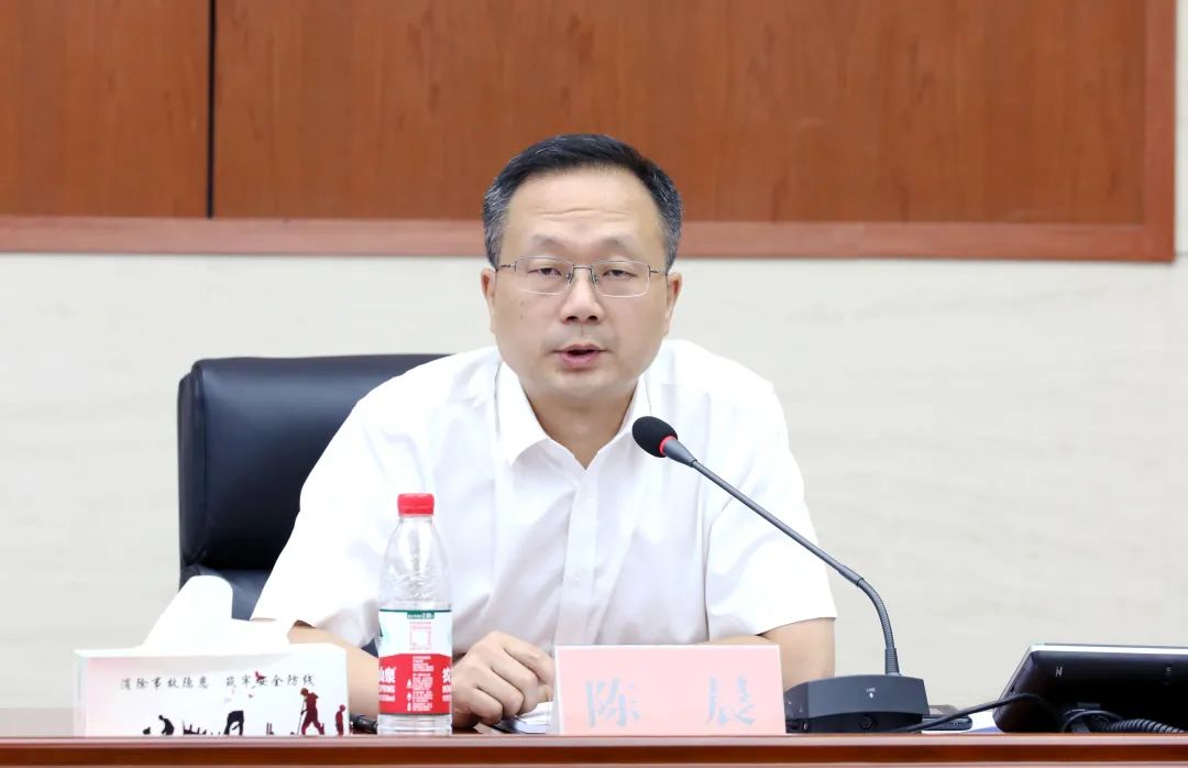 李昌明在三门县疫情防控工作会议上强调:坚持人民至上,严格举措压实责