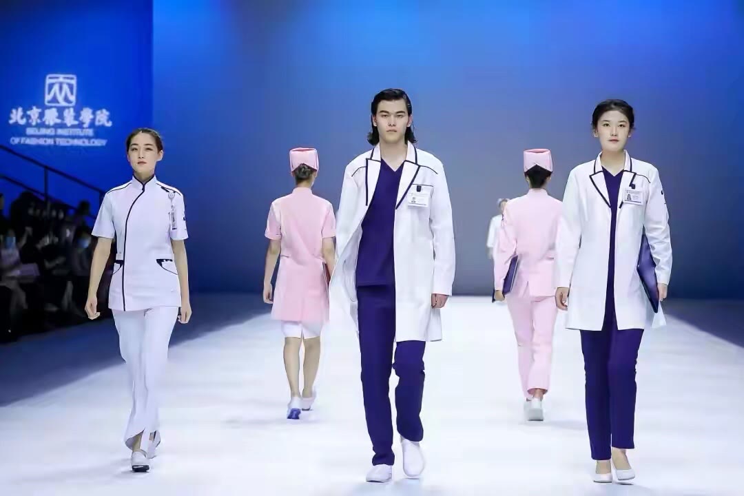 这才是最美战袍!医护服装秀闪耀中国国际时装周,不输大牌华服