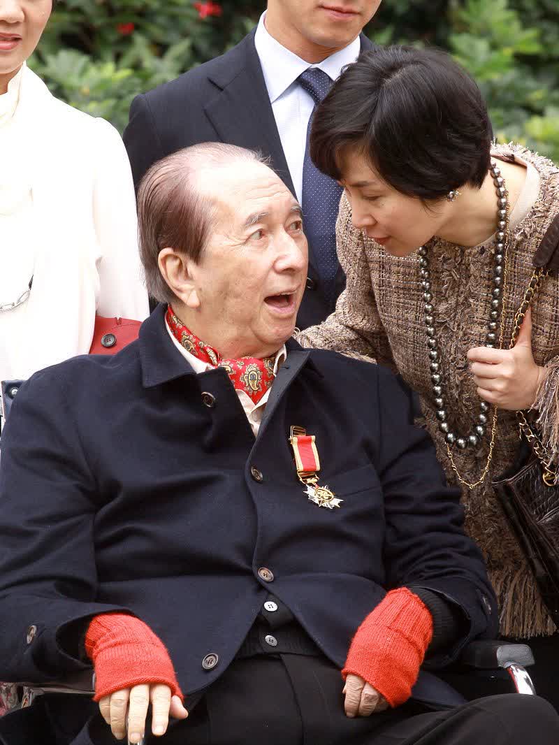 "澳门赌王"何鸿燊有中国血统吗?(生平介绍)