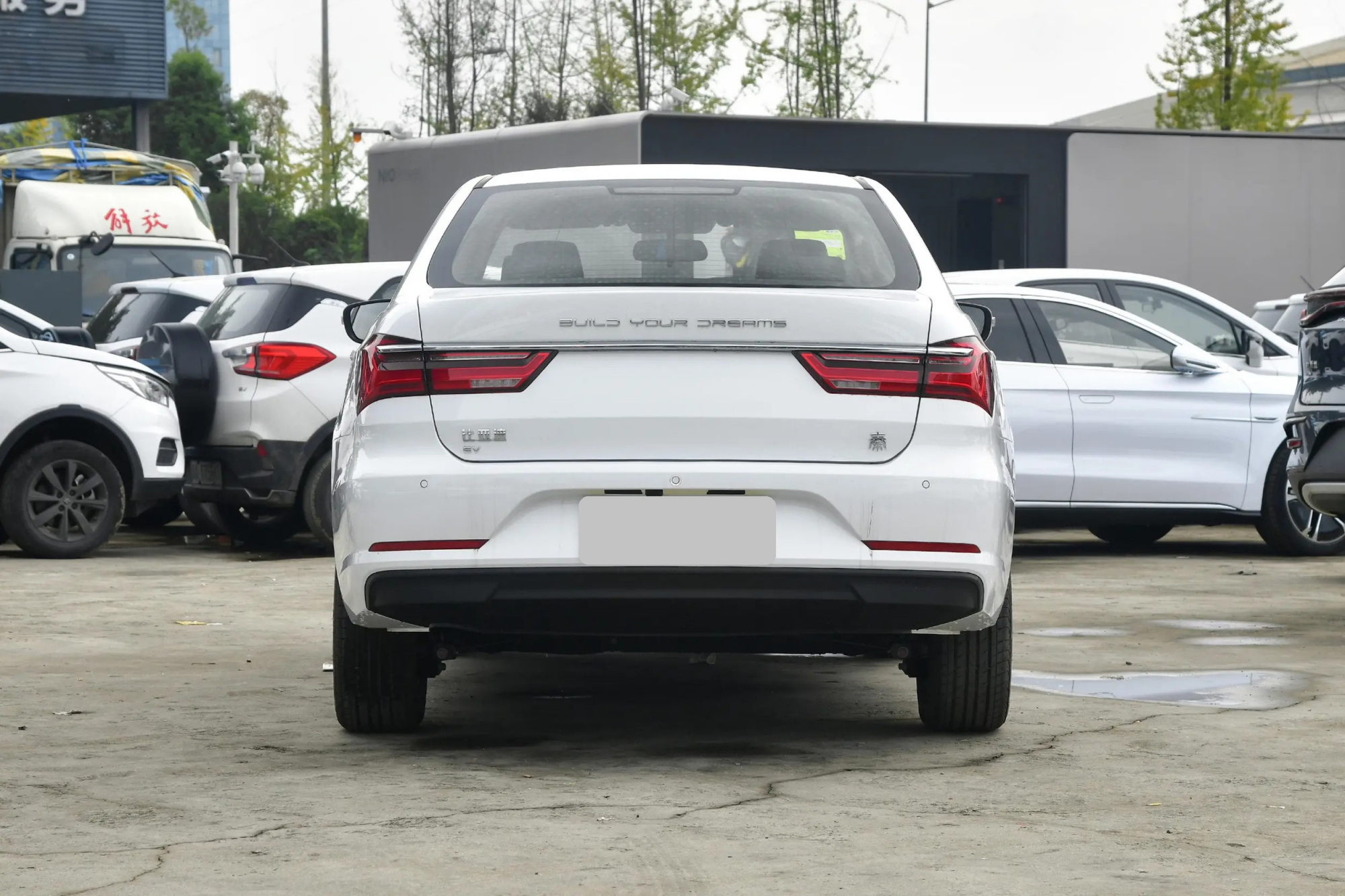 续航超过400km,外观设计时尚,起售15.24万,比亚迪秦ev怎么样?