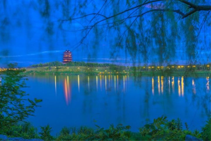 八百里皖江上湖泊星罗棋布,作为宣城另一张重要"名片"宛陵湖,也是宣城