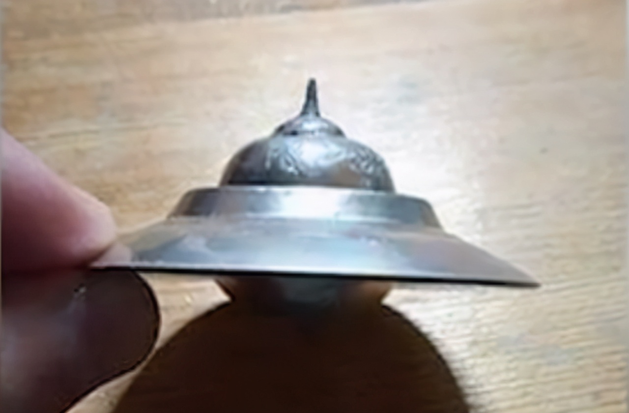 波兰男子拍到高清晰ufo照片,原来高清晰ufo照片是这样来的?
