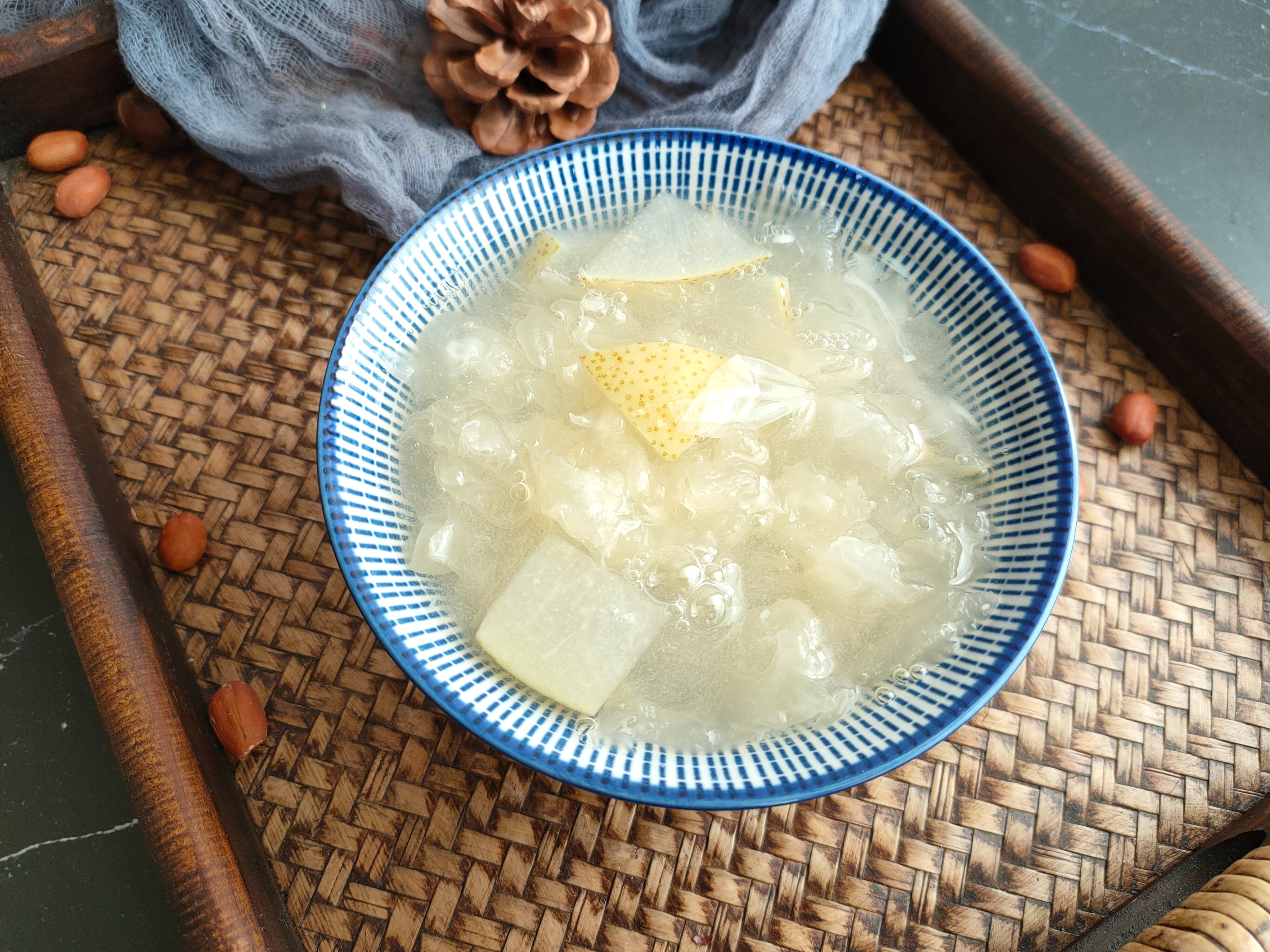 特殊时期,建议把雪梨和百合一起煮,很多人不知道有啥用