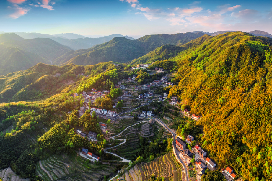 龙门秘境草山岗营地/周边景点推荐:风之谷户外乐园,南屏山公园地址