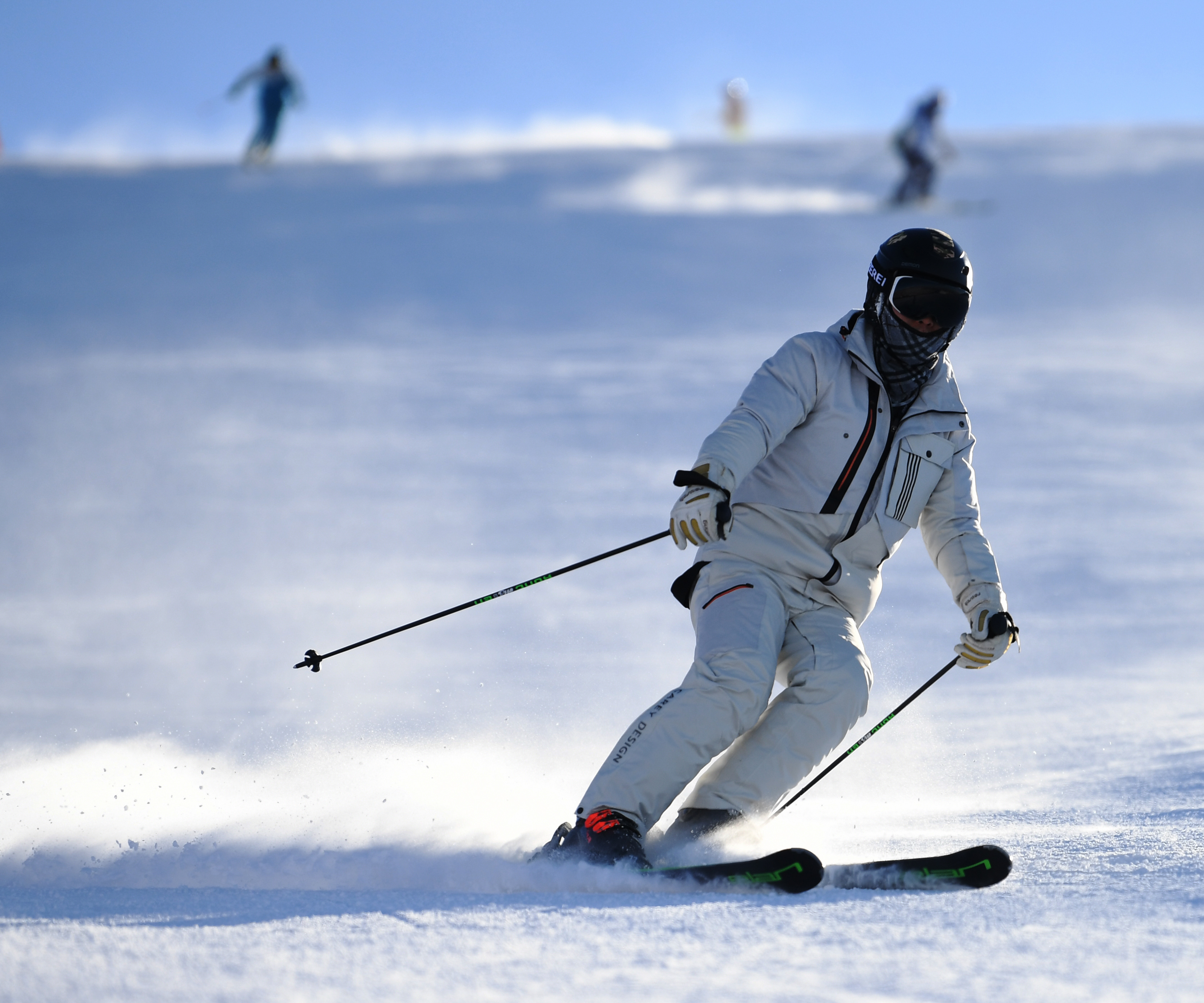 阿克苏滑雪场图片