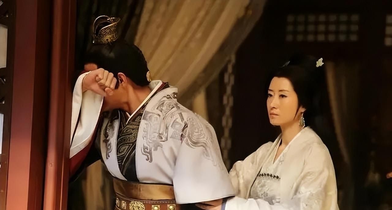 你们都冤枉了靖王,没有认出梅长苏不是因为他笨,他是被坑惨了