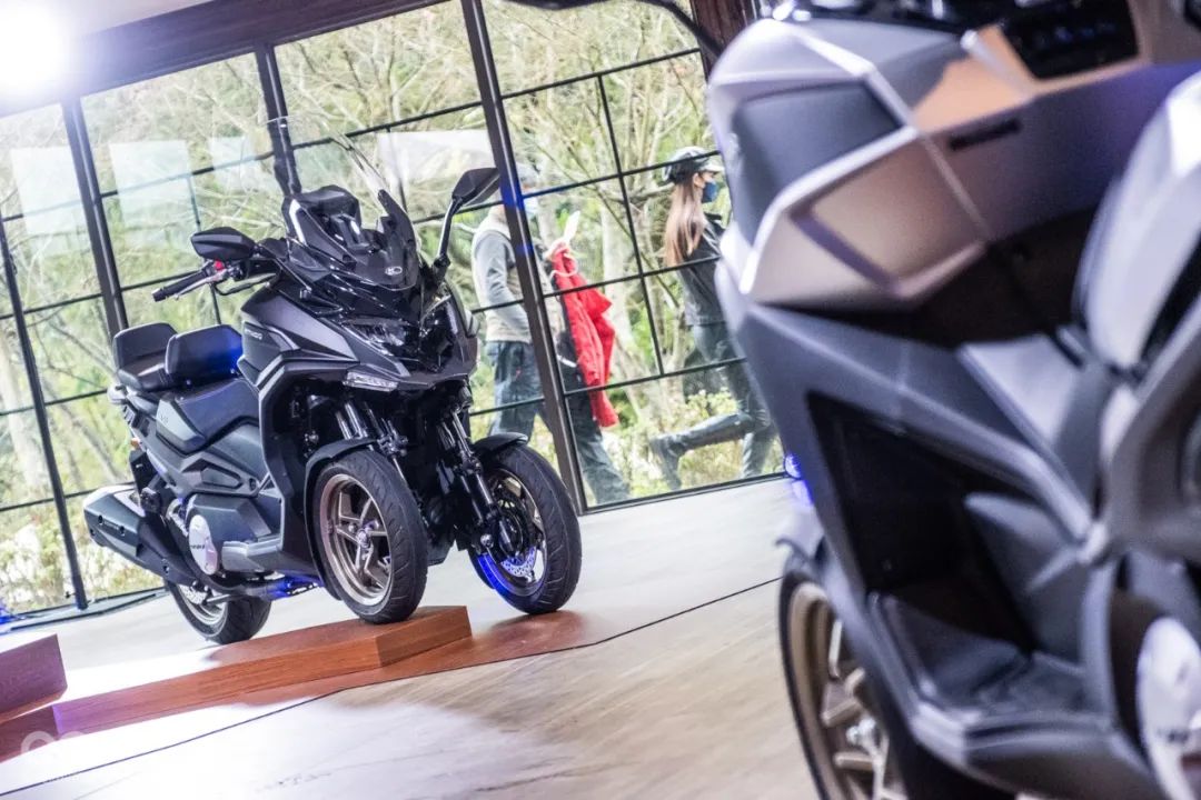 光阳倒三轮-kymco cv3测评