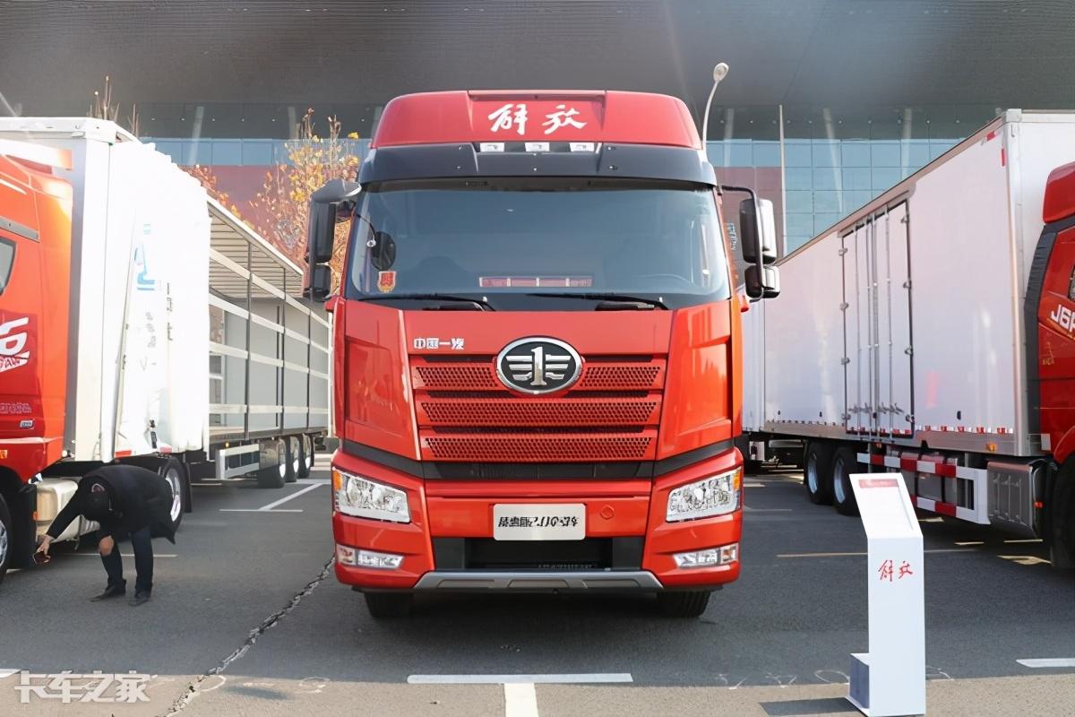 锡柴460马力,指导价35.5万,一汽解放j6p牵引车真香