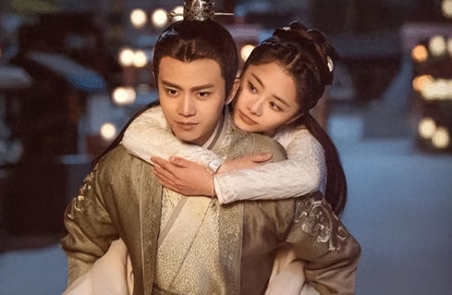 回顾任嘉伦从运动员到明星爆红时公布恋情今一家三口幸福美满