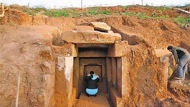 内蒙发现康熙女儿墓,尸身240年不腐,墓中发现稀有宝物价值上亿