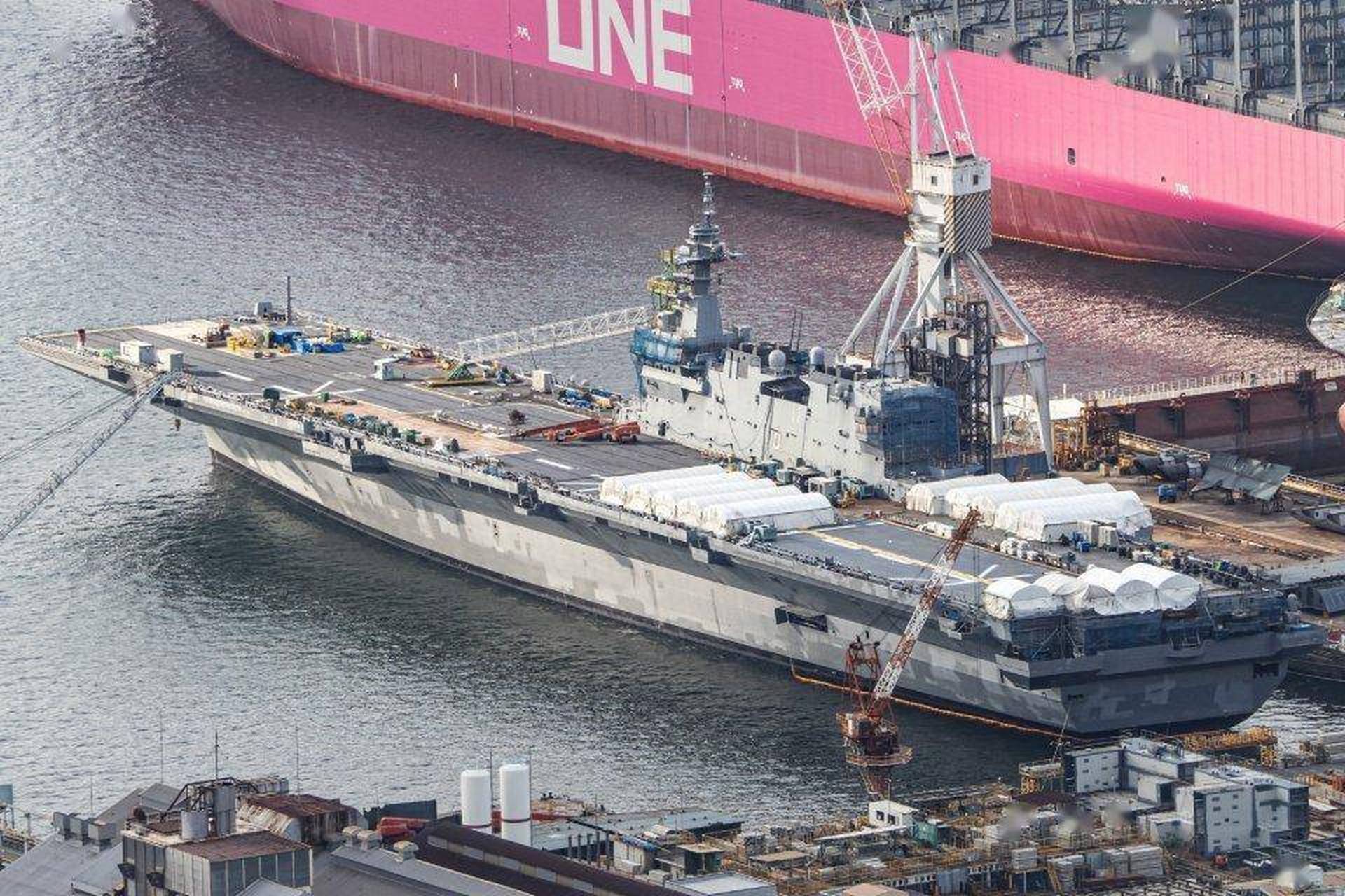 旧日本海军"加贺"号原始设计是战列舰,1920年7月开工,1921年11月17日