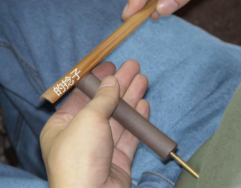 其次,有许多新工具可以在铁转盘上使用,但是无法在木转盘上使用.