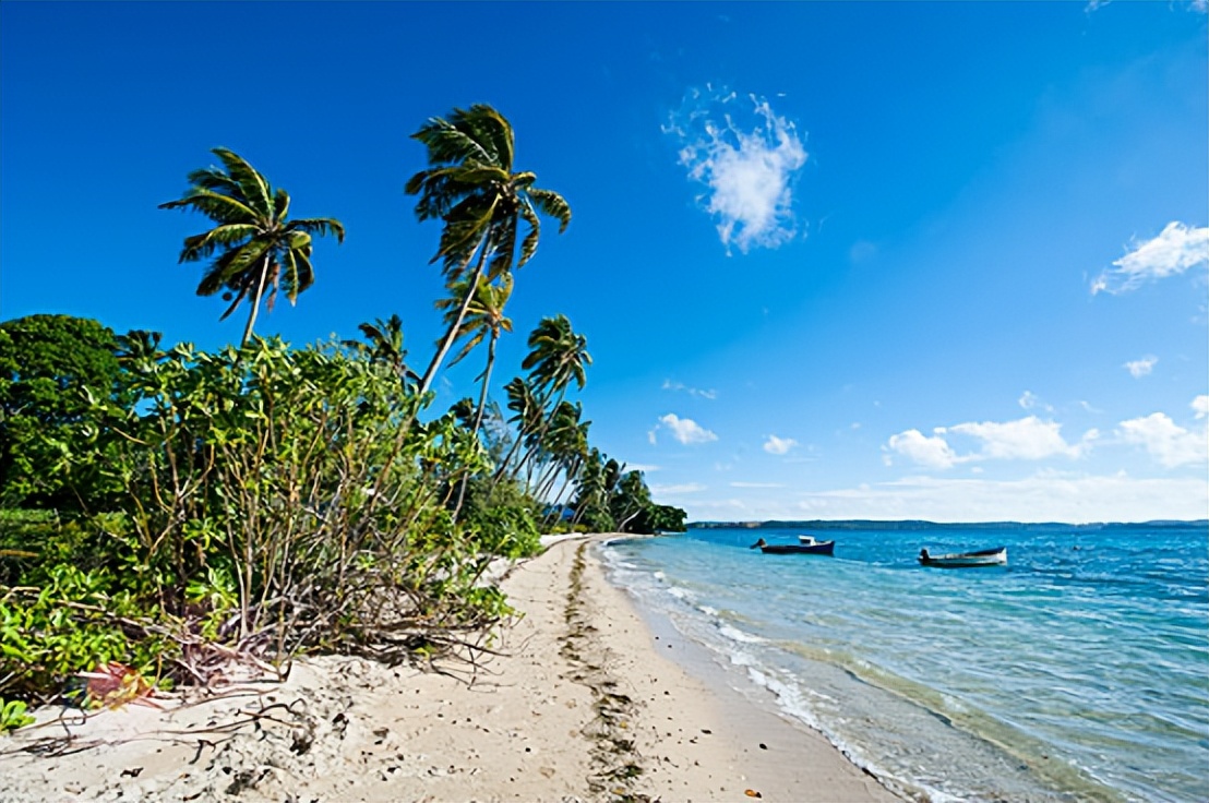 南太平洋上的汤加塔布岛沿海,为什么会形成"喷潮洞"?