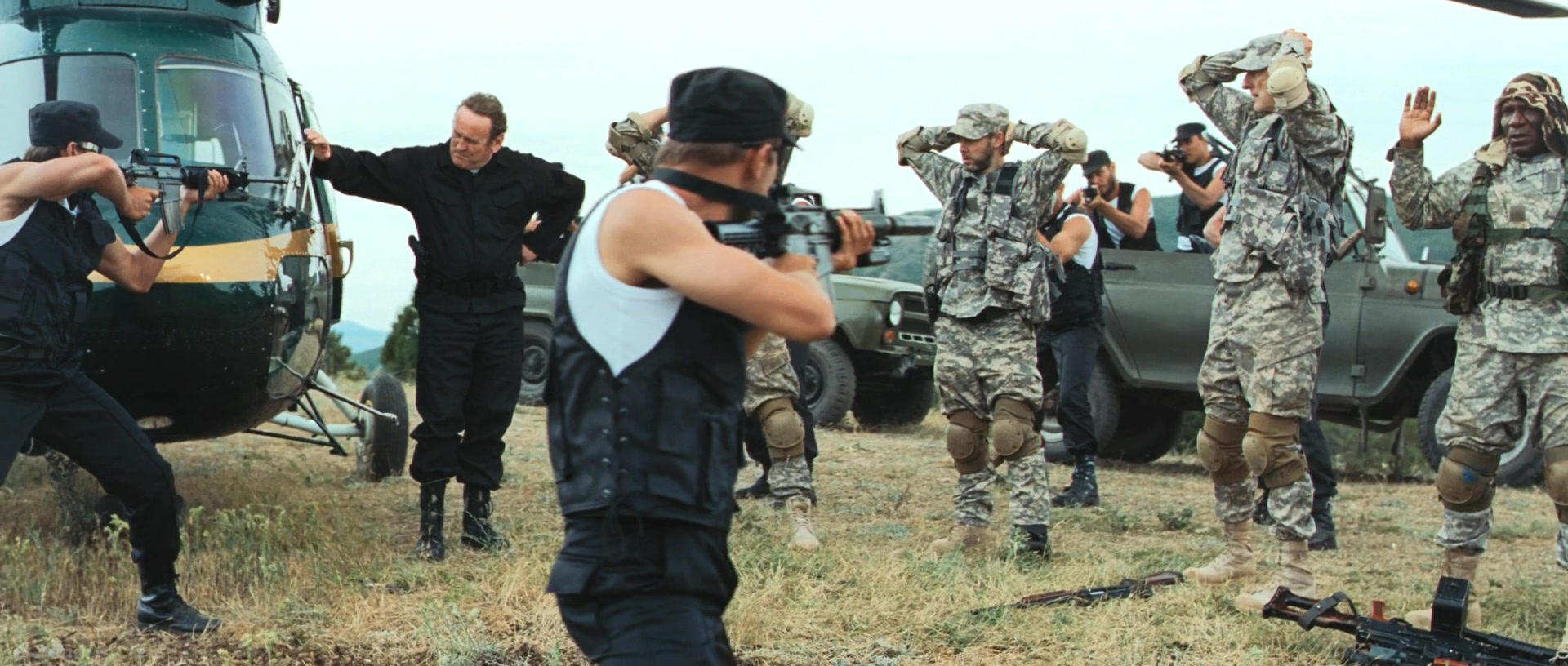 在中东赚得"盆满钵满",参战就有钱,一年100万有人去吗?