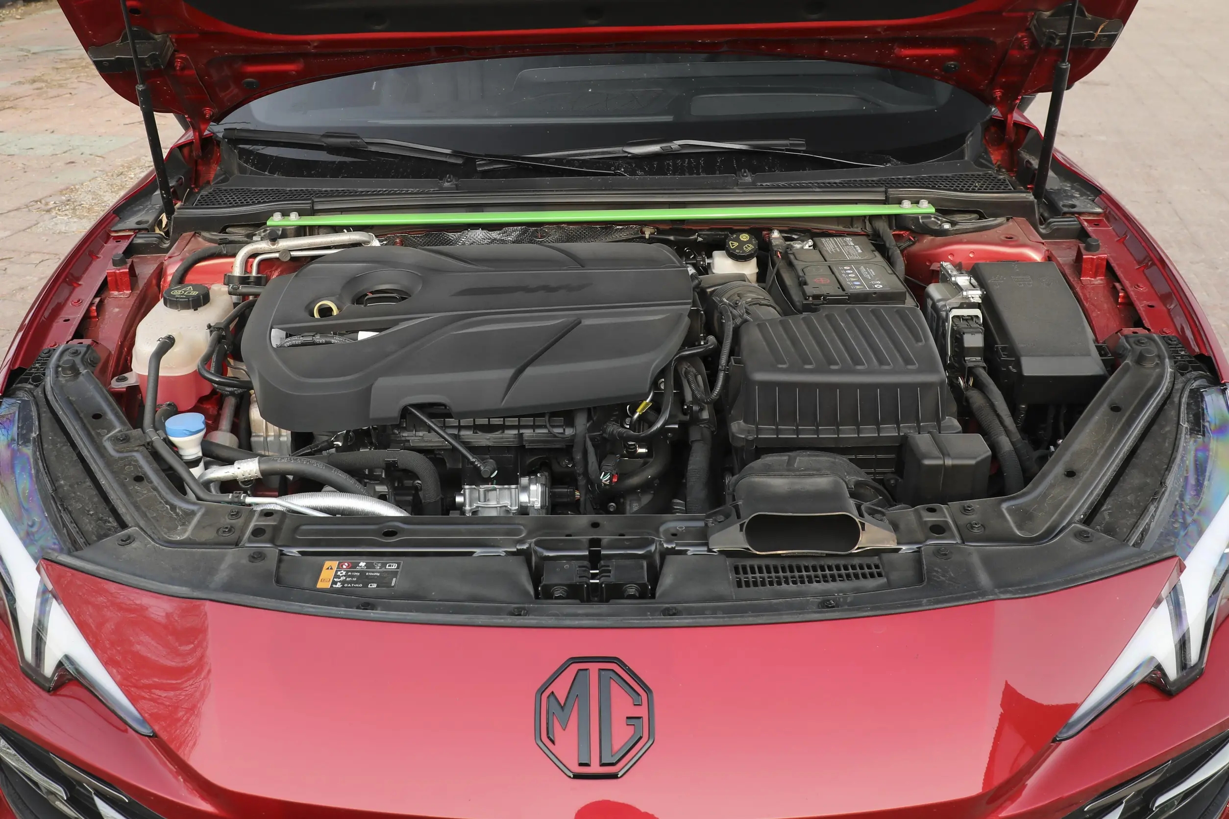 0t有261马力,6.5秒破百,名爵mg7值得购买吗?