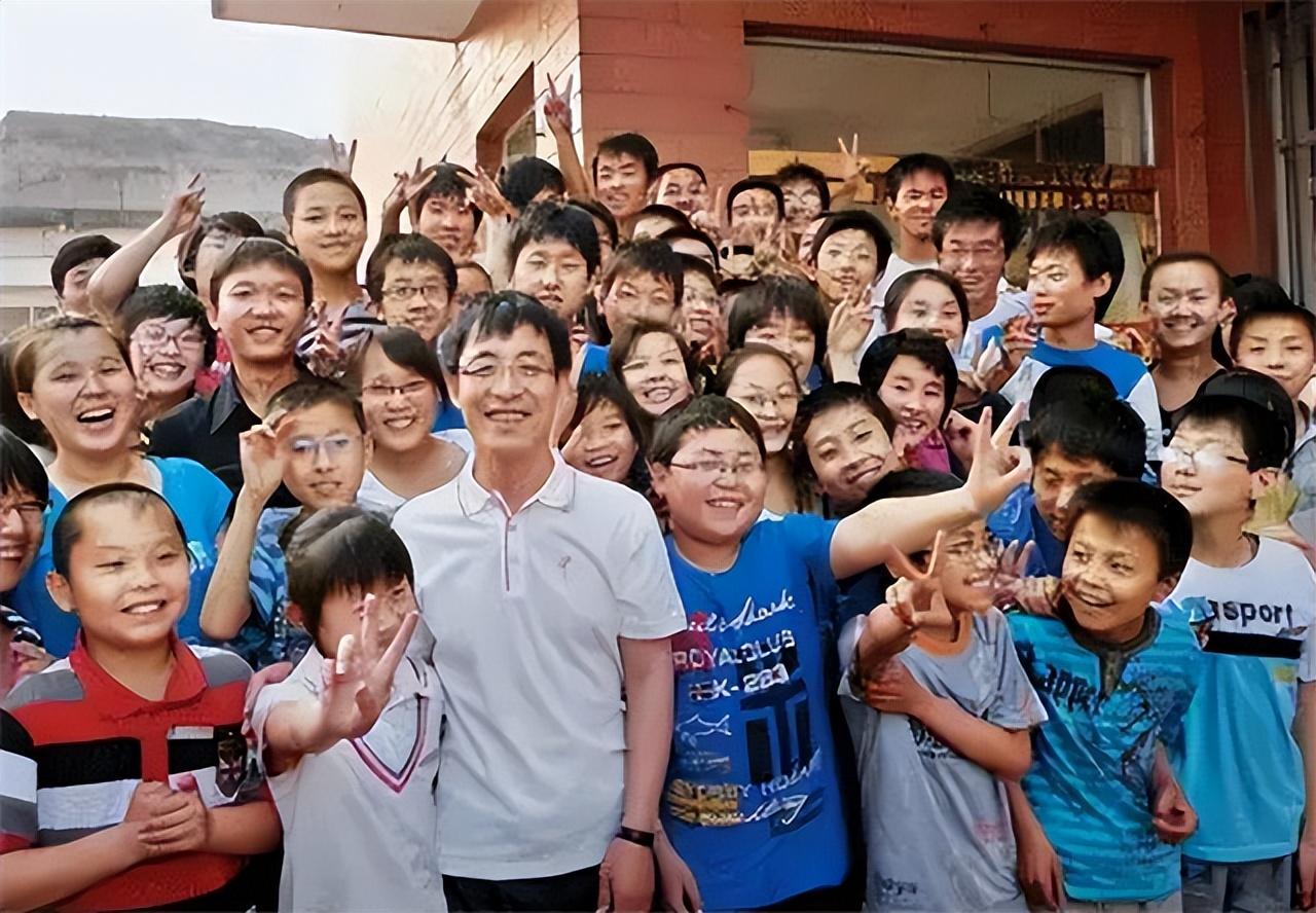 回顾山西煤老板邢利斌:7000万炫富嫁女,最后负债320亿走到尽头