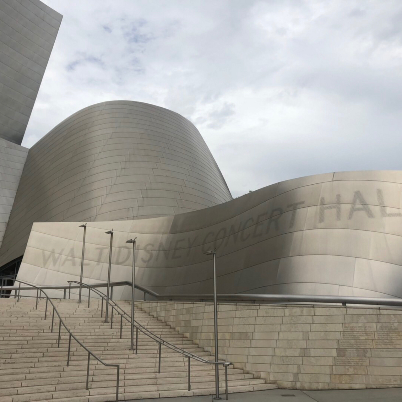 华特迪士尼音乐厅walt disney concert hall 这是位于洛杉矶的迪斯尼