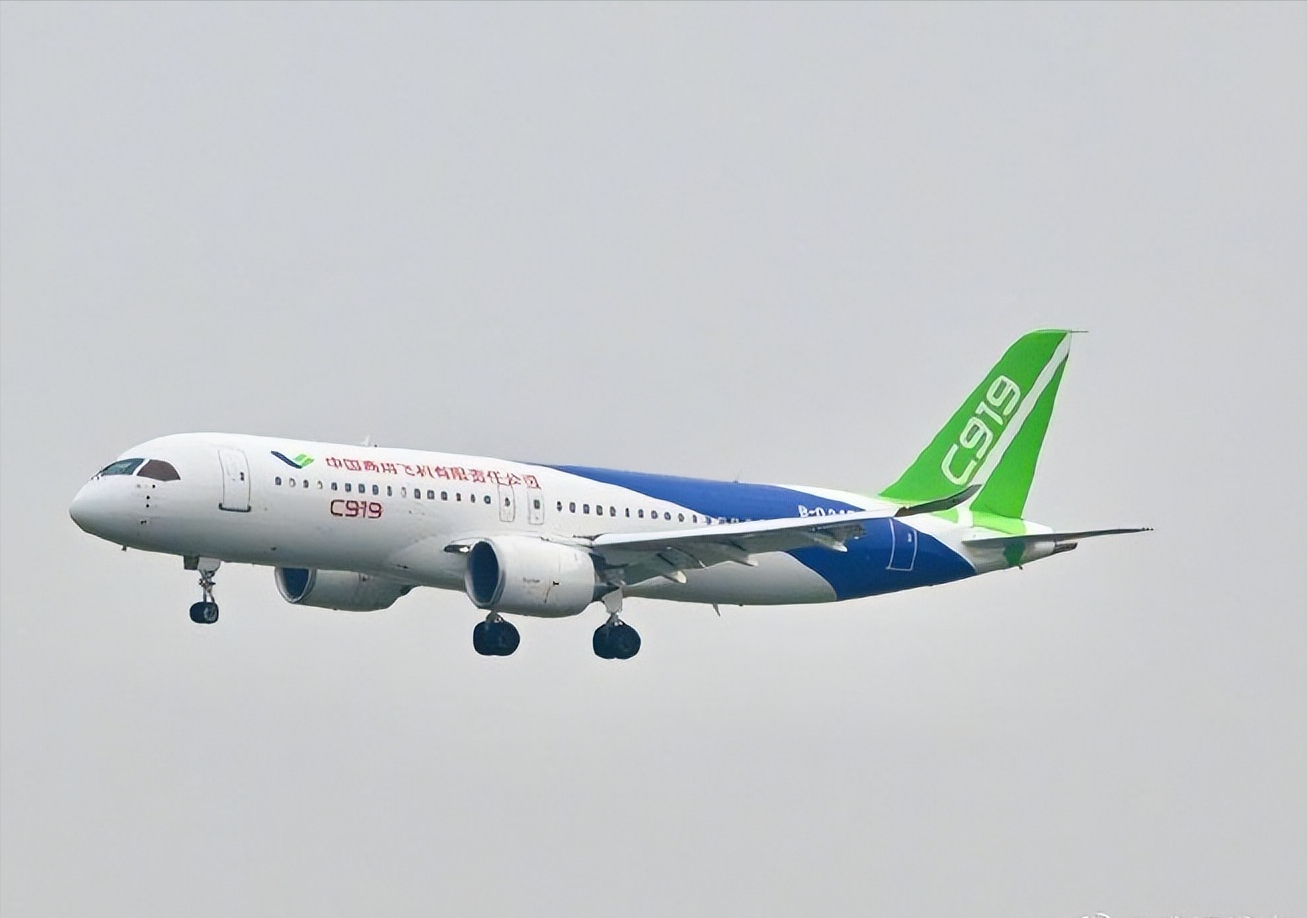 c919首飞成都,网友却表示有些失望,是怎么回事?