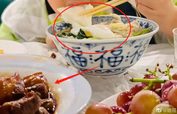 安吉小鱼儿越发壮实,胡可满脸黄气,沙溢一家状态越来越真实