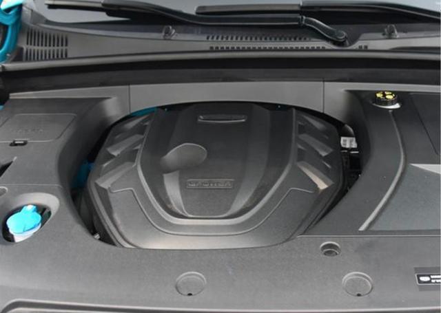 吉利全新suv—kx11内饰实拍 采用全新三联屏设计