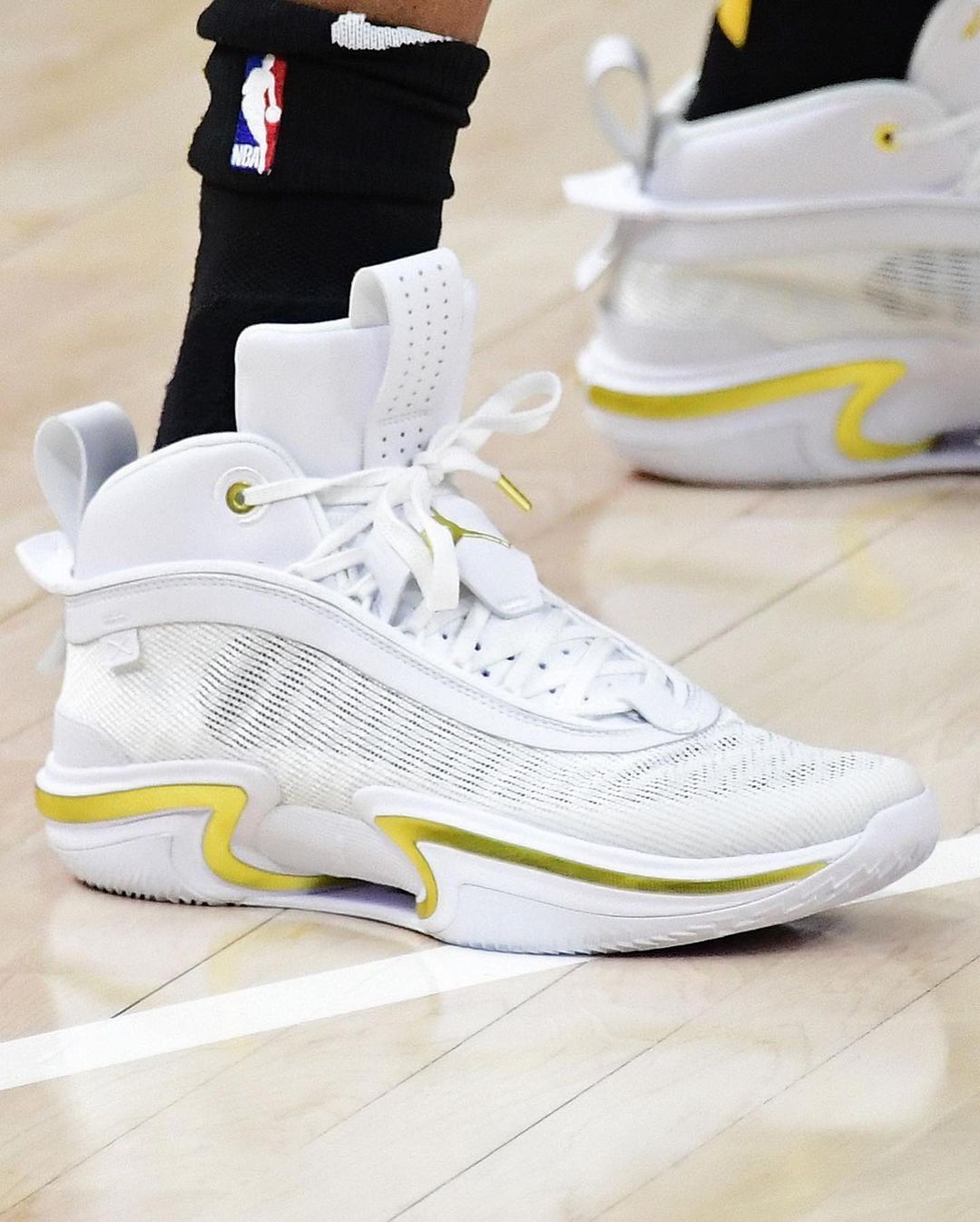 白金aj36高清上脚图释出!网友:藏不住了?