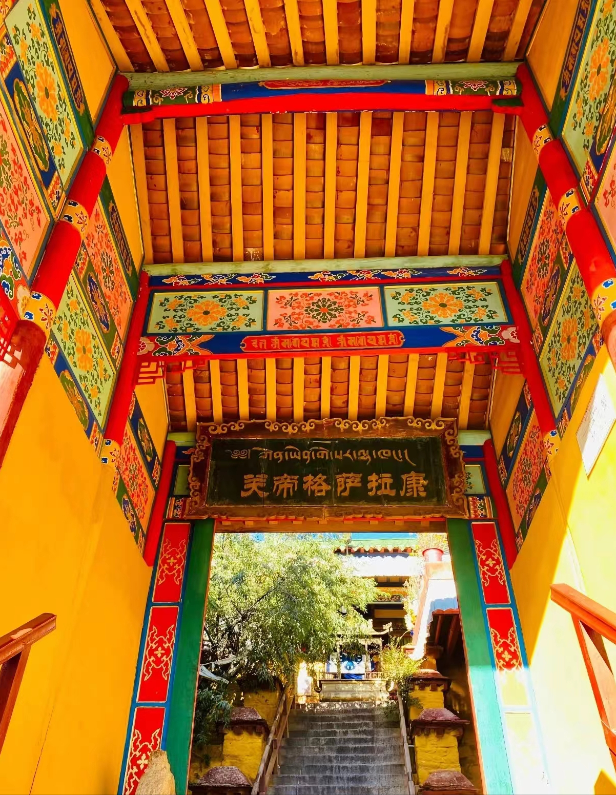 功德林寺:拉萨街头这座不起眼的寺庙,供奉西藏最大的白度母塑像