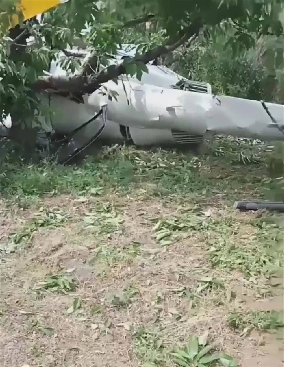 直升机坠落西安一景区,3人遇难!现场画面曝光