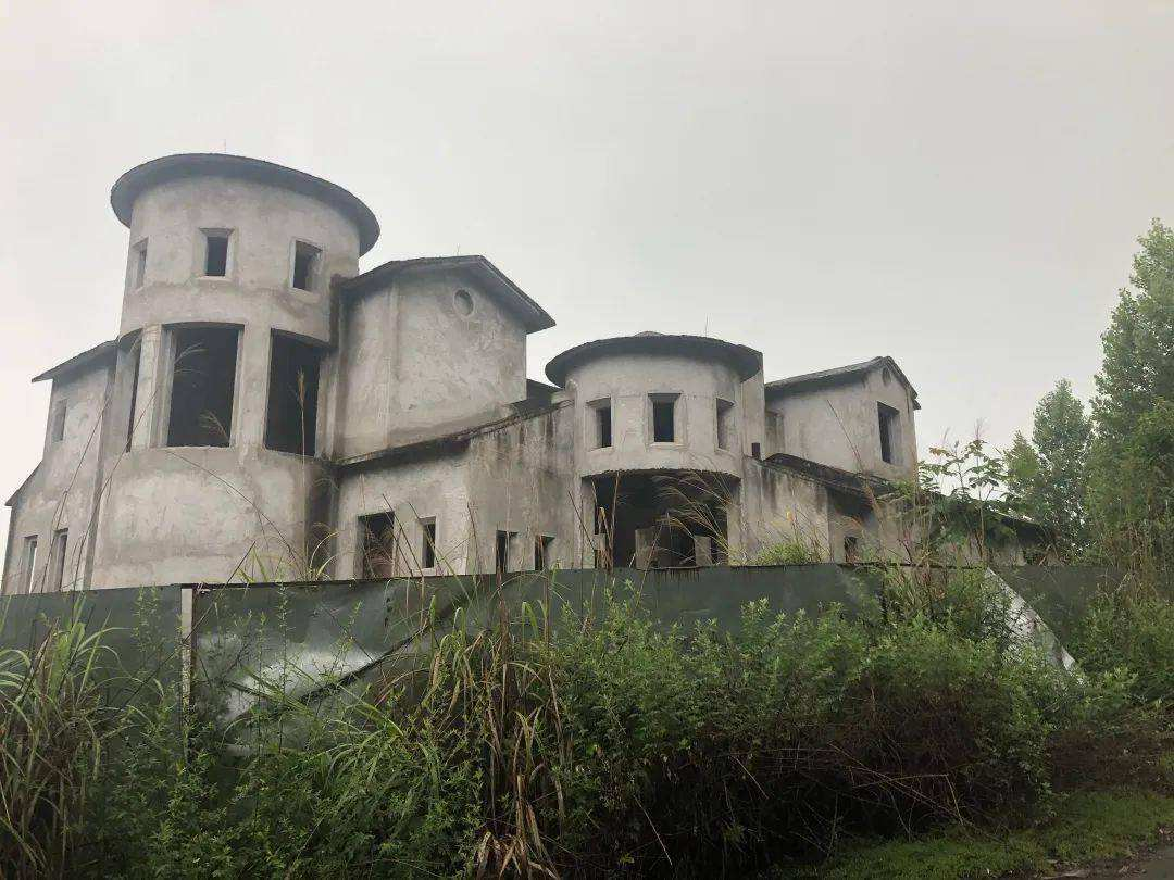 永康荆山夏村废弃别墅图片