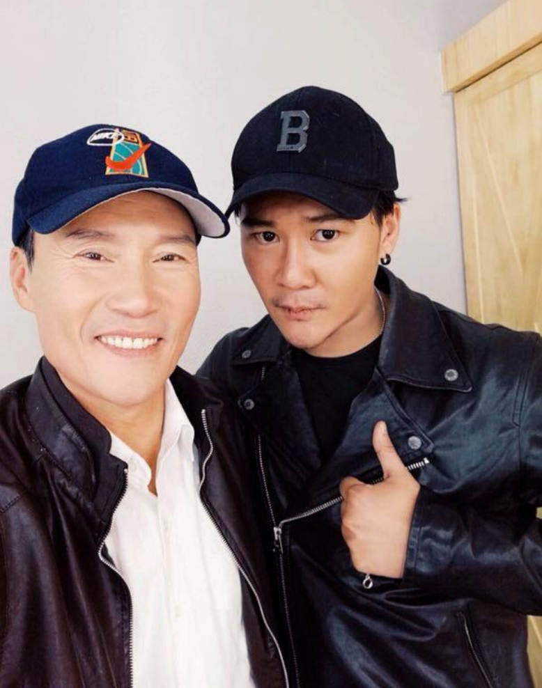 著名演员张世会:娶初恋女友为妻,如今儿子成了他们夫妻俩的骄傲