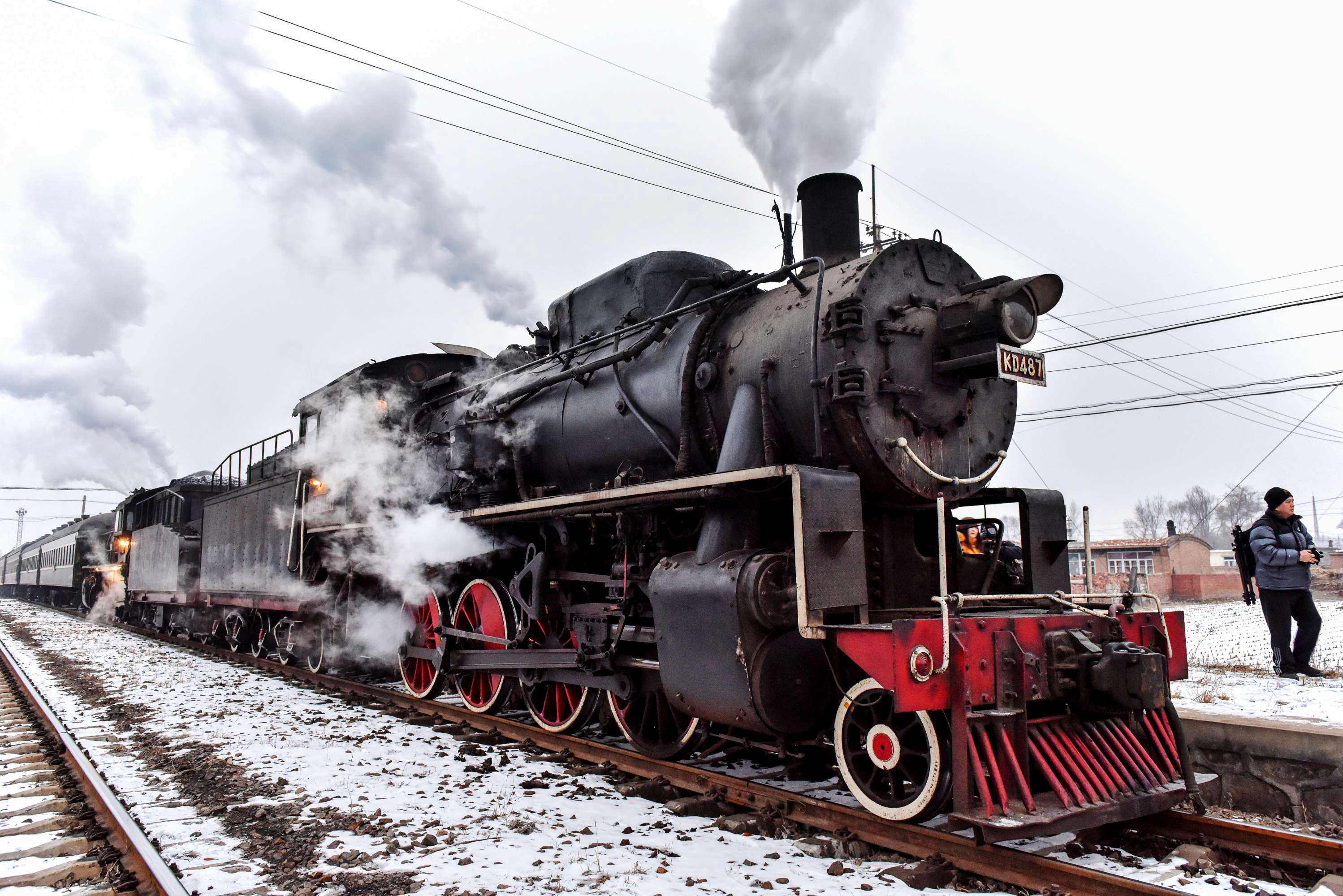 在第二次工业革命背景下,影响美方制造业发展的主要因素有哪些?